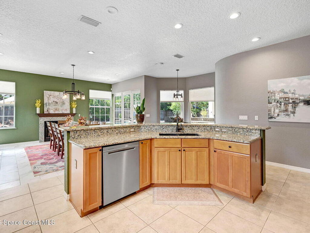 2735 S Courtenay Parkway, Merritt Island, FL 32952