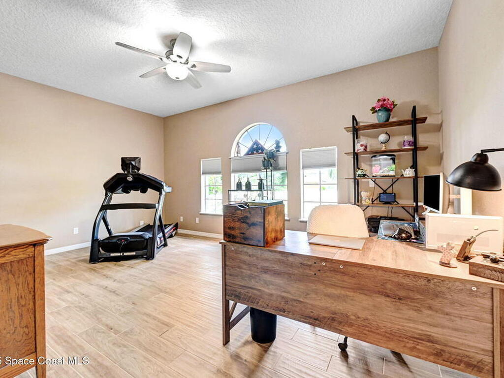 2735 S Courtenay Parkway, Merritt Island, FL 32952