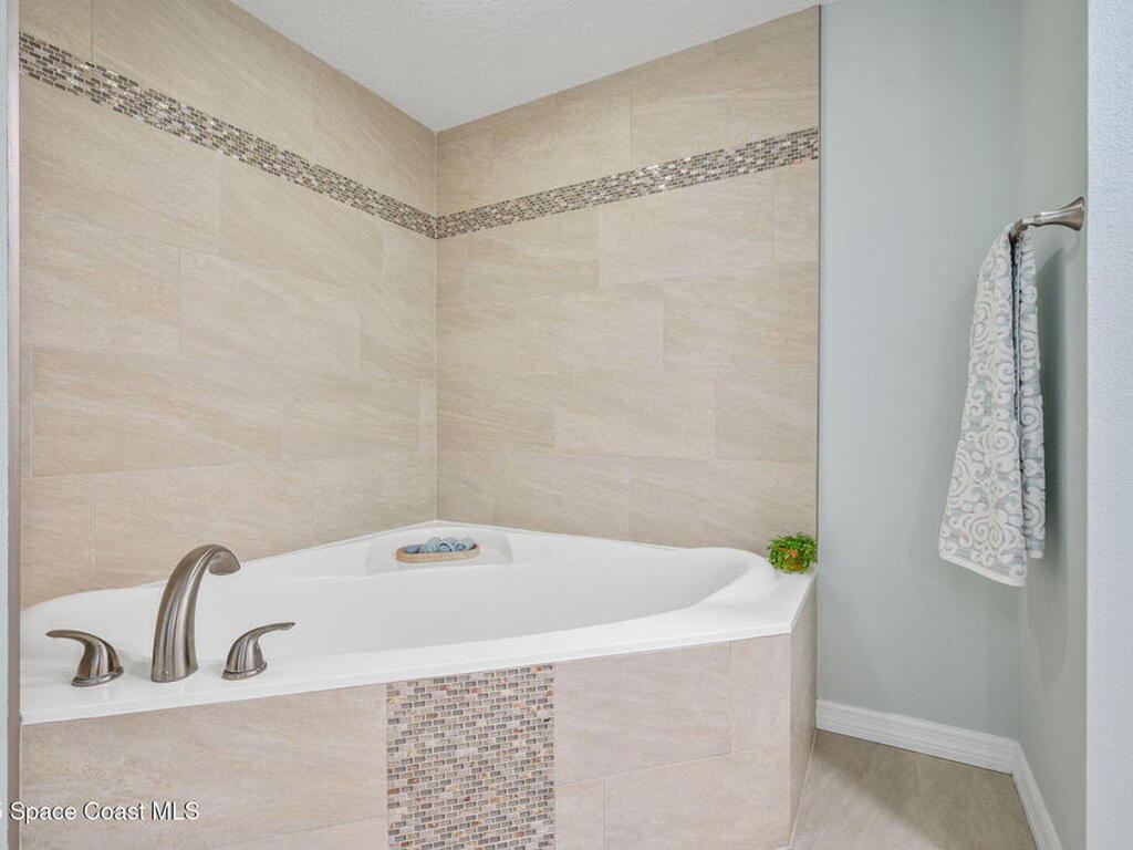 8891 Lake Drive, Cape Canaveral, FL 32920