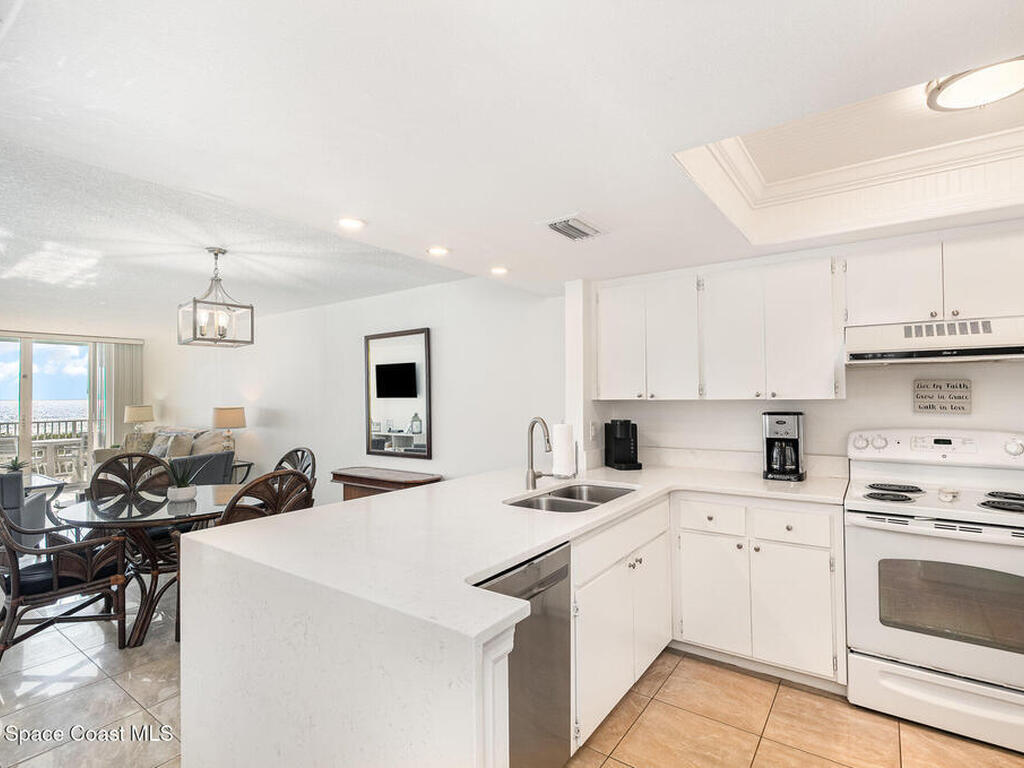 2515 S Atlantic Avenue, Cocoa Beach, FL 32931