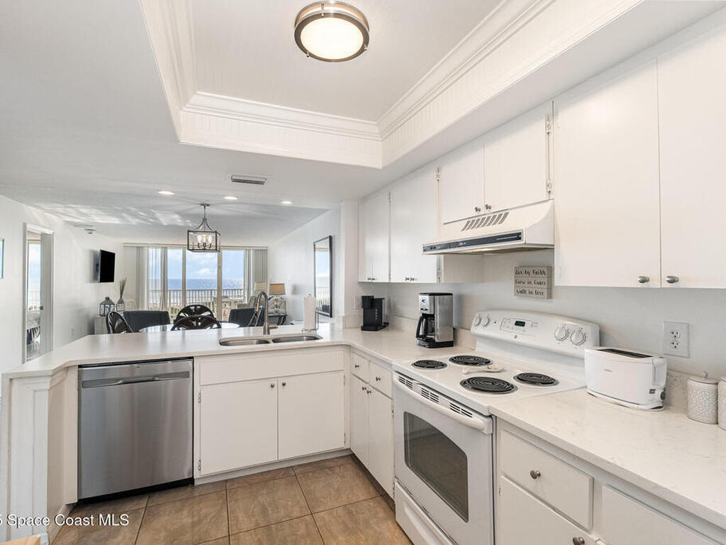 2515 S Atlantic Avenue, Cocoa Beach, FL 32931