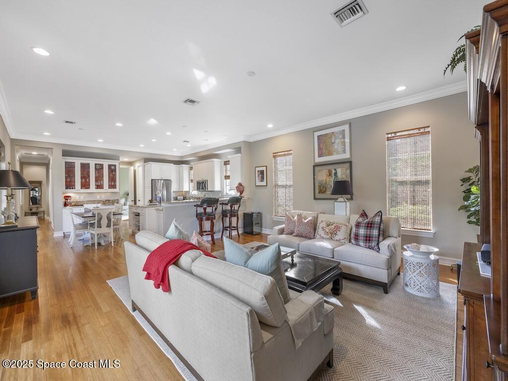 6585 Martinique Way, Vero Beach, FL 32967