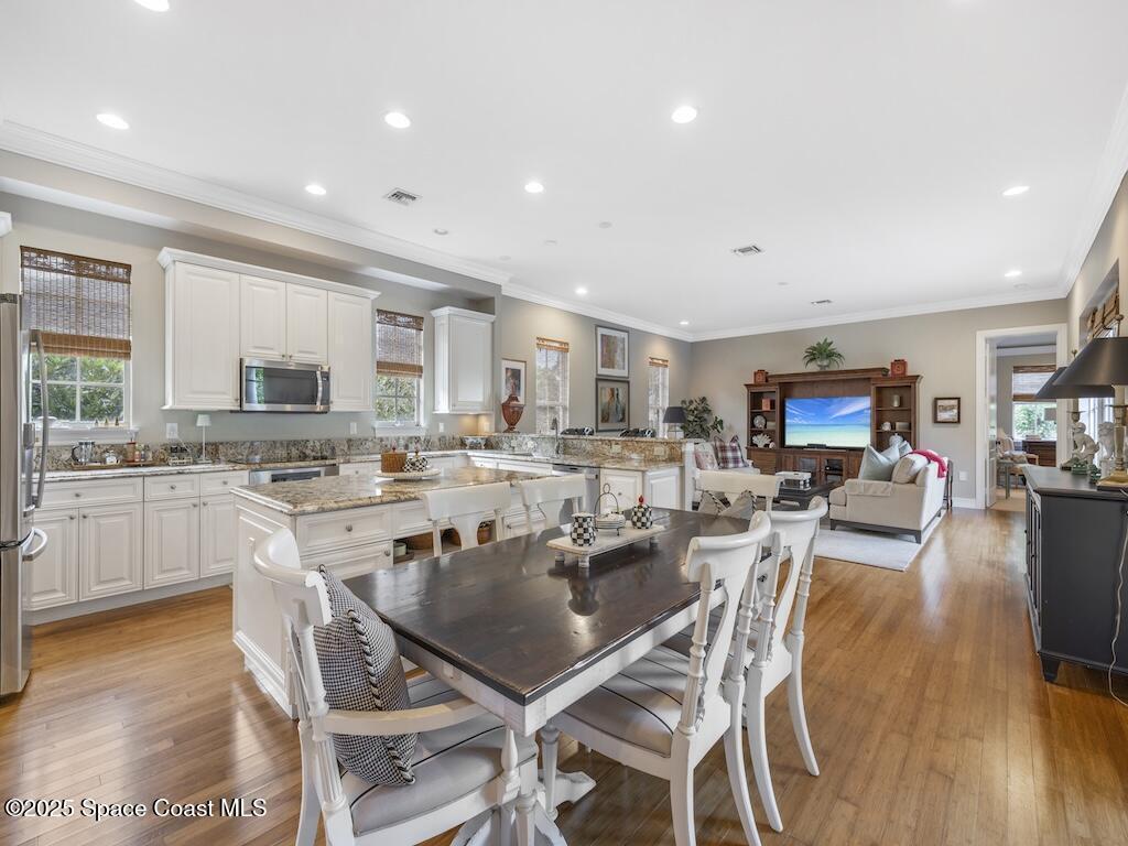 6585 Martinique Way, Vero Beach, FL 32967