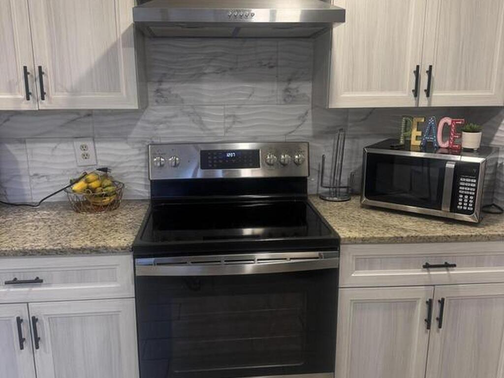 103 Americana Blvd Boulevard, Palm Bay, FL 32907