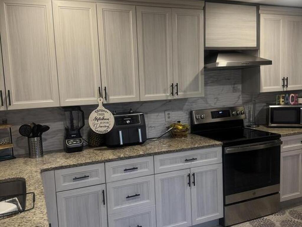 103 Americana Blvd Boulevard, Palm Bay, FL 32907