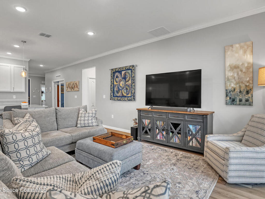 4428 Lago Vista Drive, Micco, FL 32976