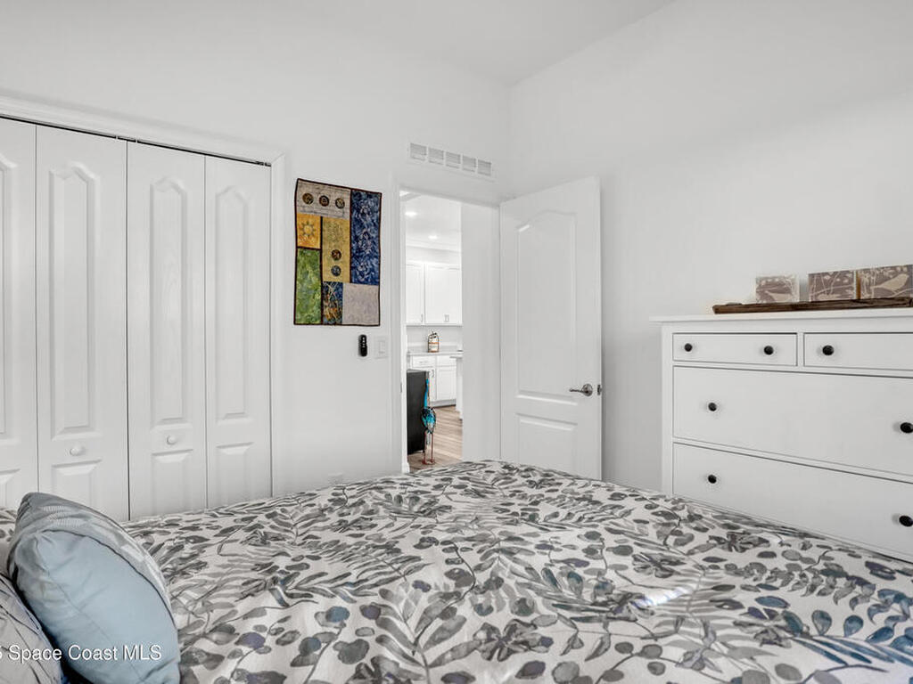 4428 Lago Vista Drive, Micco, FL 32976