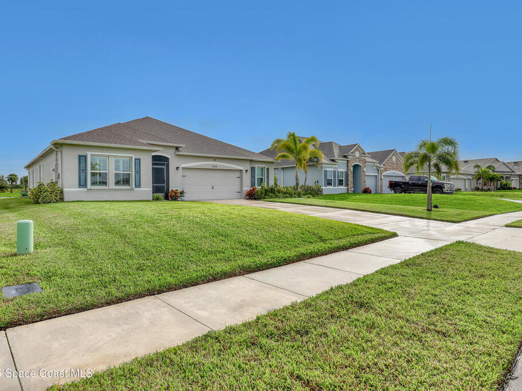 4428 Lago Vista Drive, Micco, FL 32976