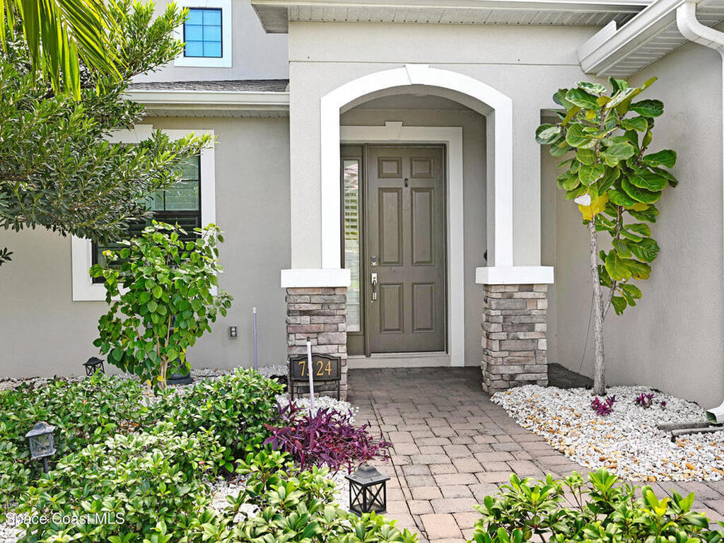 7524 Poulicny Lane, Melbourne, FL 32940