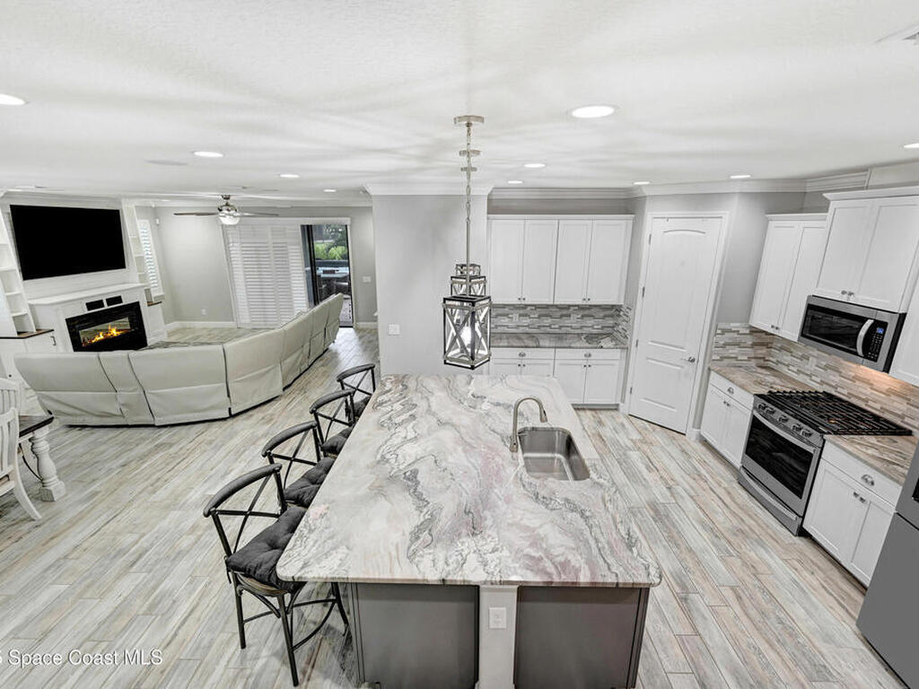 7524 Poulicny Lane, Melbourne, FL 32940