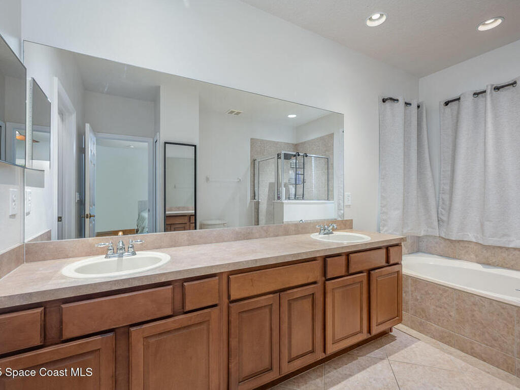 2842 Glenridge Circle, Merritt Island, FL 32953