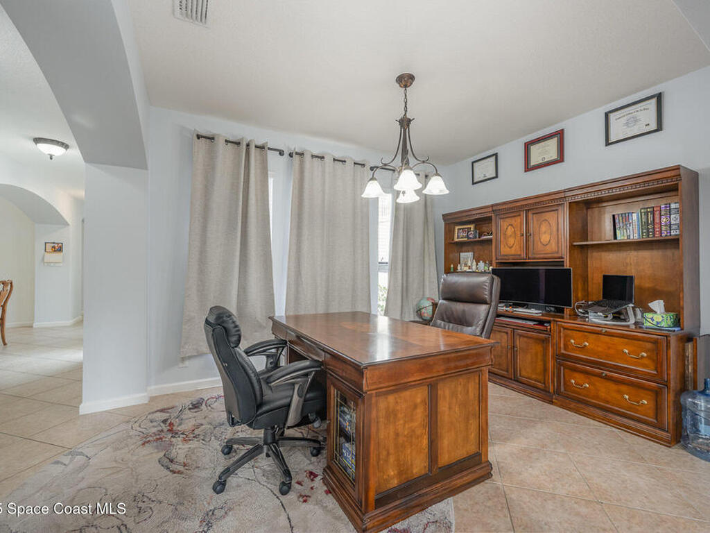 2842 Glenridge Circle, Merritt Island, FL 32953