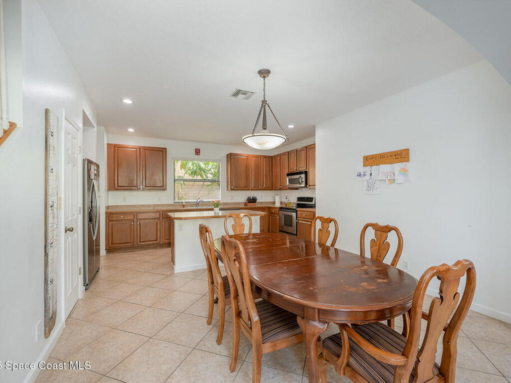 2842 Glenridge Circle, Merritt Island, FL 32953