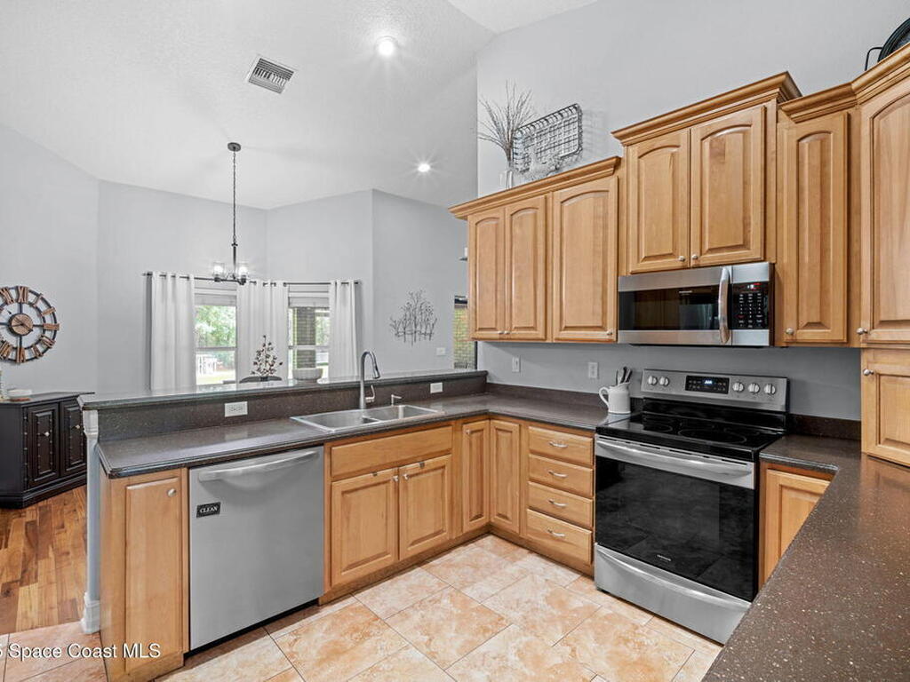 2525 Fawn Lake Boulevard, Mims, FL 32754