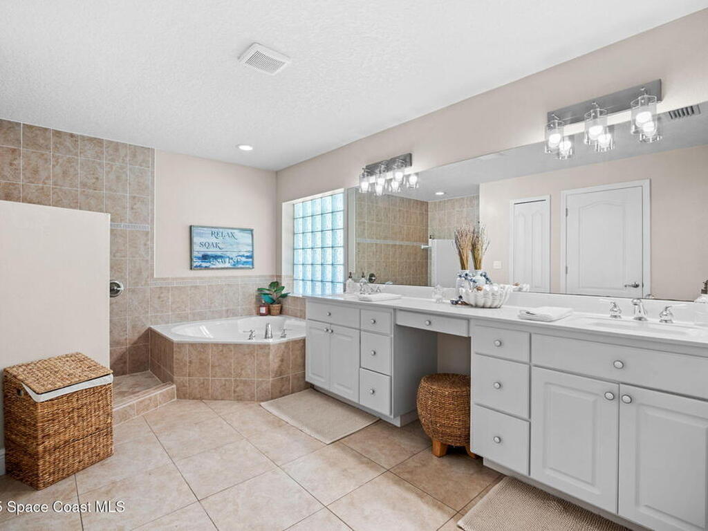 2525 Fawn Lake Boulevard, Mims, FL 32754