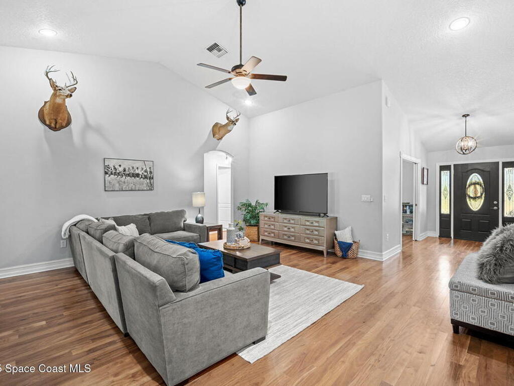 2525 Fawn Lake Boulevard, Mims, FL 32754