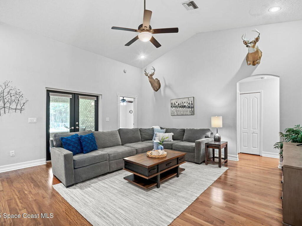 2525 Fawn Lake Boulevard, Mims, FL 32754