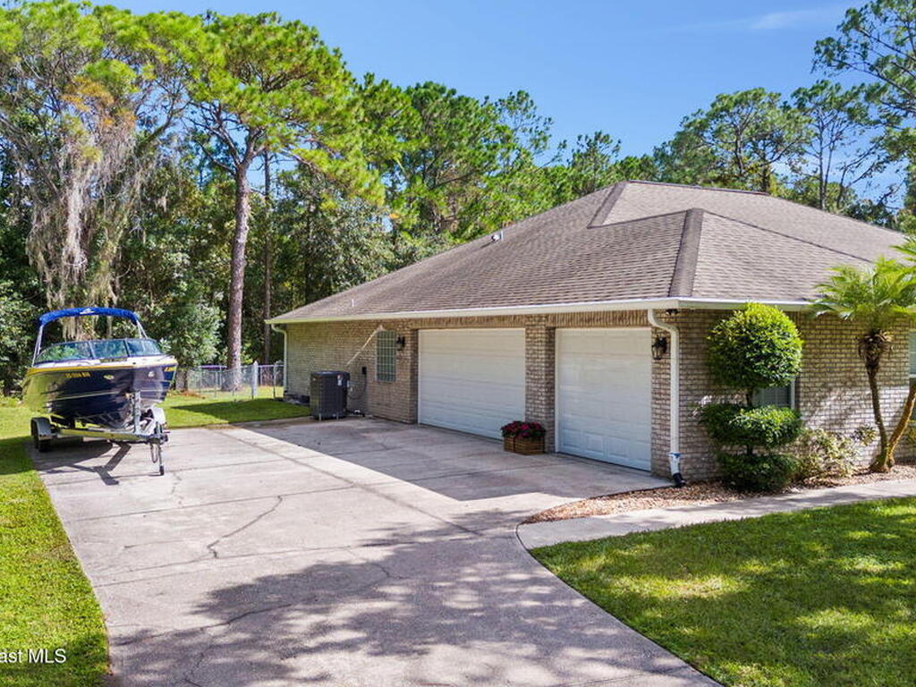 2525 Fawn Lake Boulevard, Mims, FL 32754