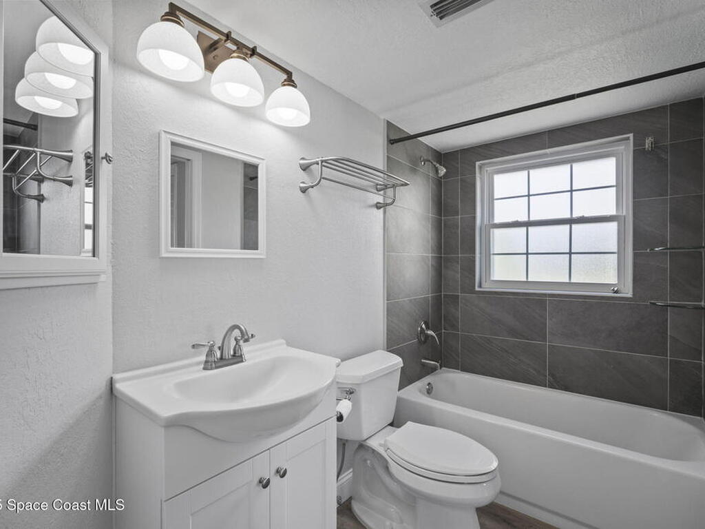 530 S Brevard Avenue, Cocoa Beach, FL 32931