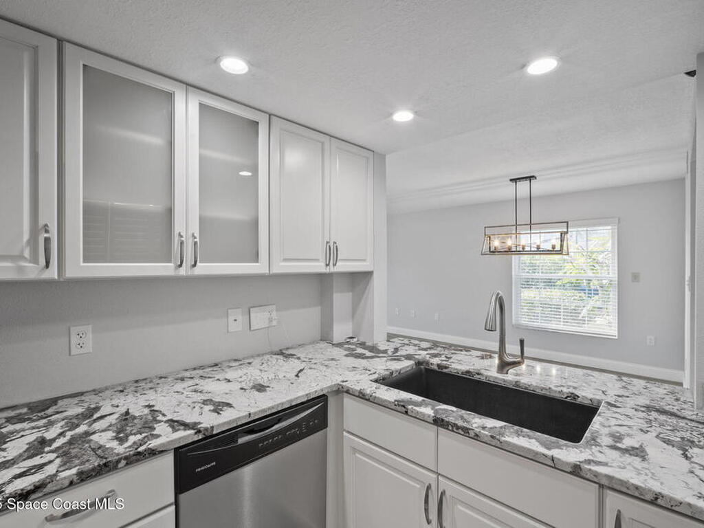 530 S Brevard Avenue, Cocoa Beach, FL 32931