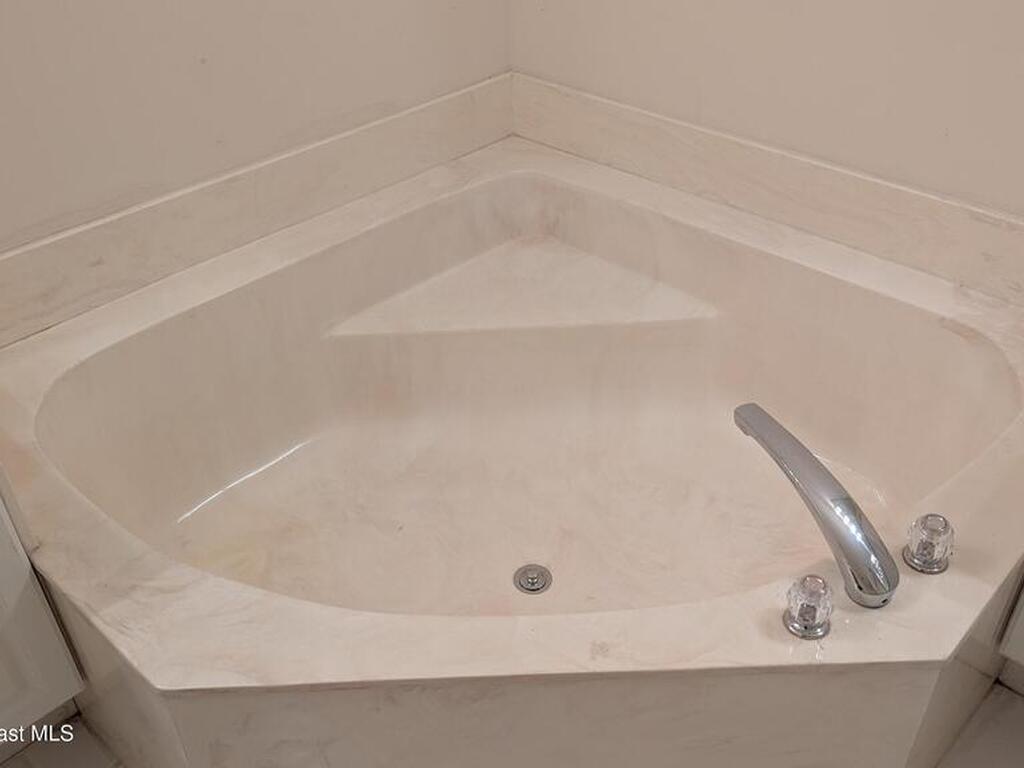 826 Middleton Drive, Vero Beach, FL 32962