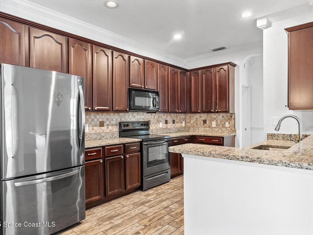 6913 Beargrass Road, Harmony, FL 34773