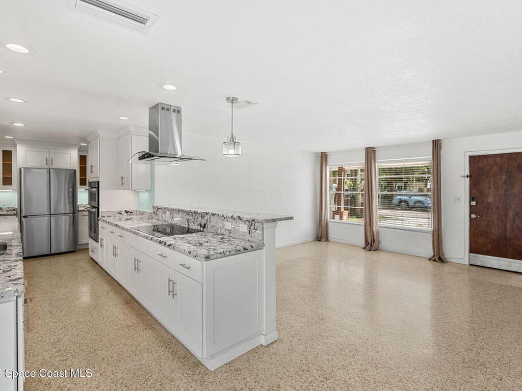 286 S Orlando Avenue, Cocoa Beach, FL 32931