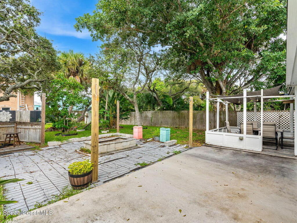 286 S Orlando Avenue, Cocoa Beach, FL 32931