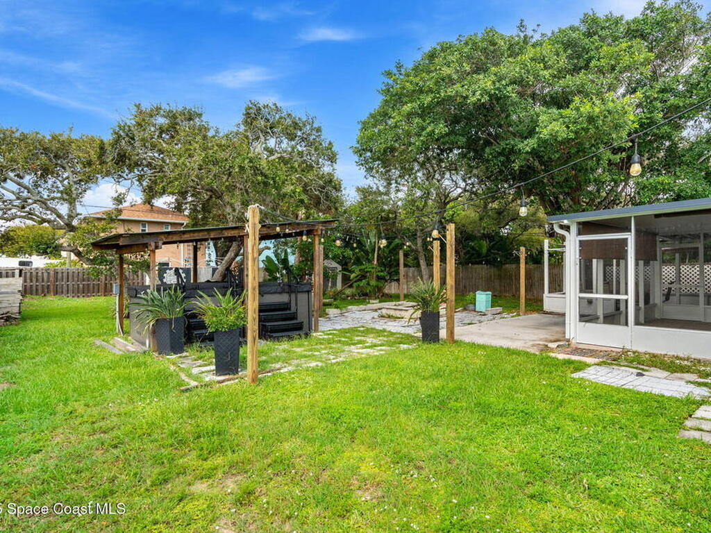 286 S Orlando Avenue, Cocoa Beach, FL 32931