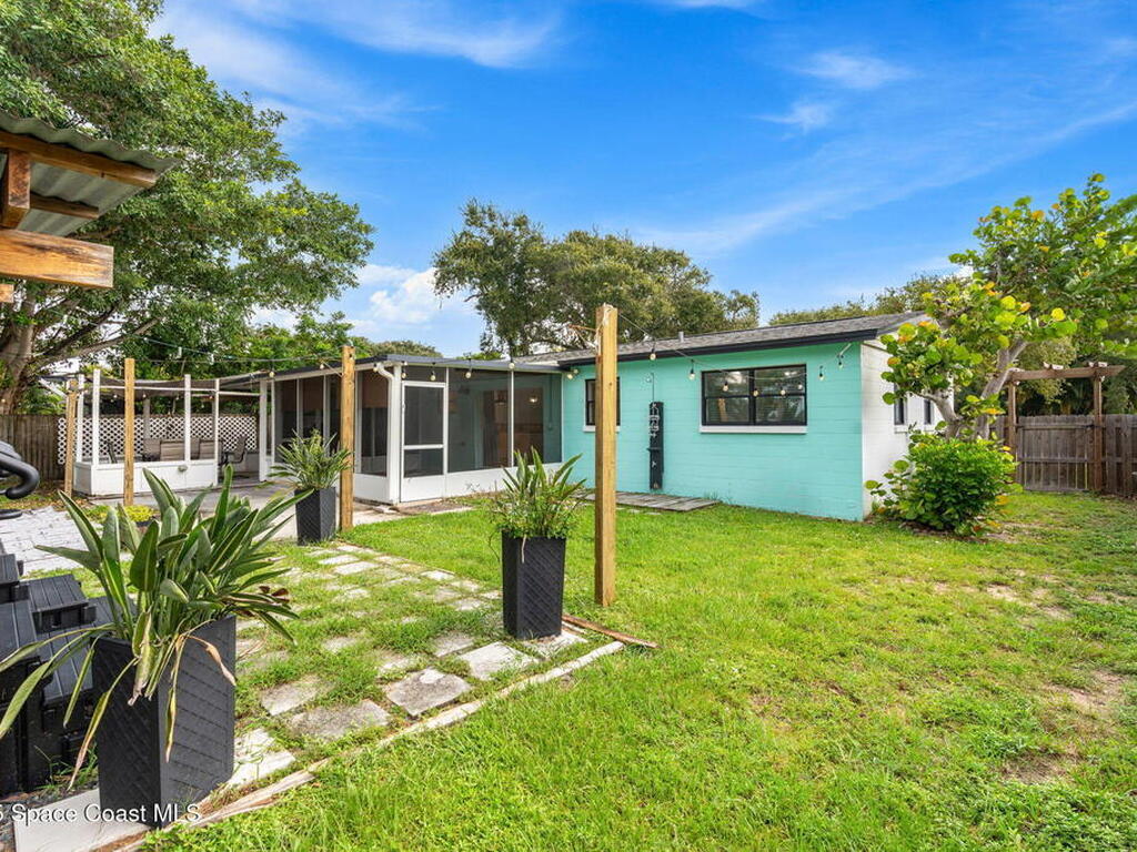 286 S Orlando Avenue, Cocoa Beach, FL 32931