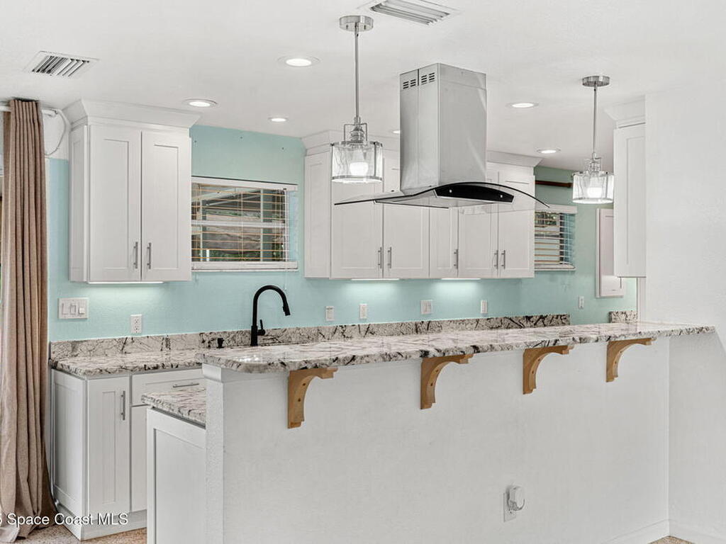 286 S Orlando Avenue, Cocoa Beach, FL 32931