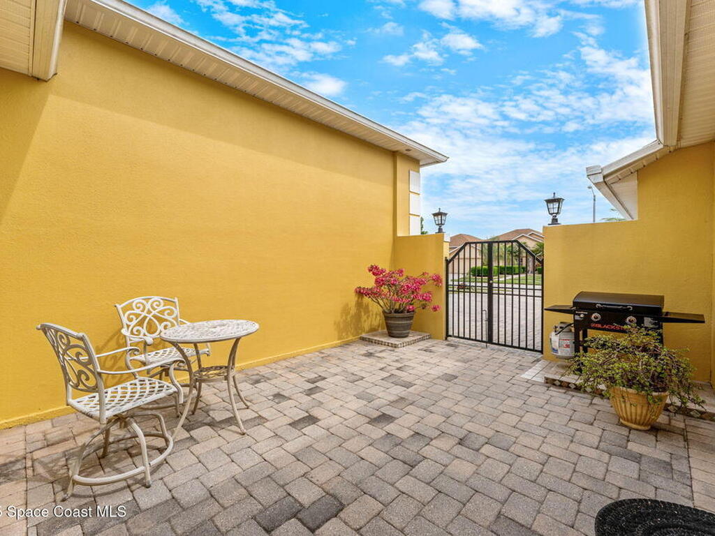 2037 Auburn Lakes Drive, Viera, FL 32955