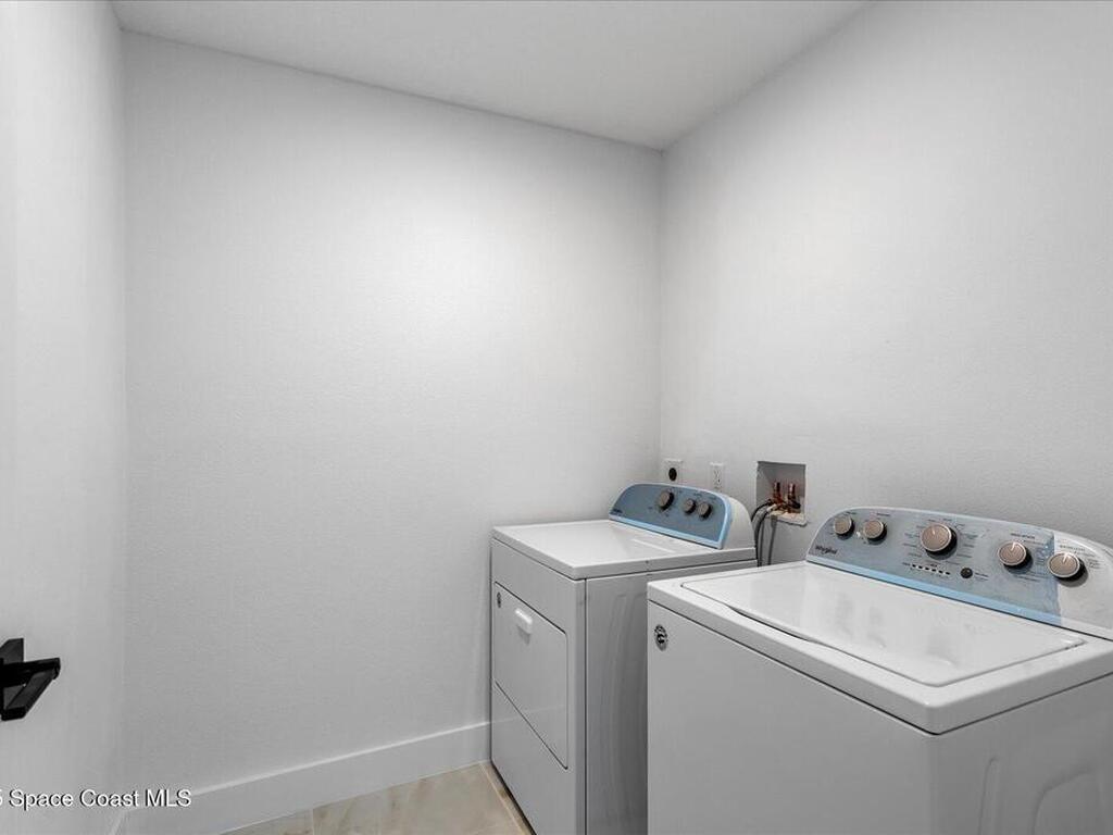 807 W Central Boulevard, Cape Canaveral, FL 32920