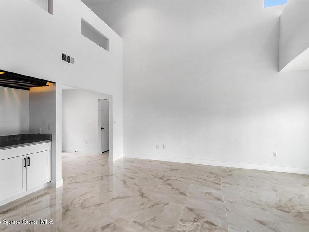 807 W Central Boulevard, Cape Canaveral, FL 32920