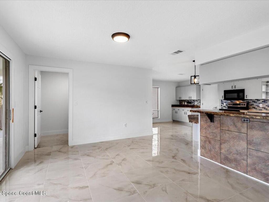 807 W Central Boulevard, Cape Canaveral, FL 32920