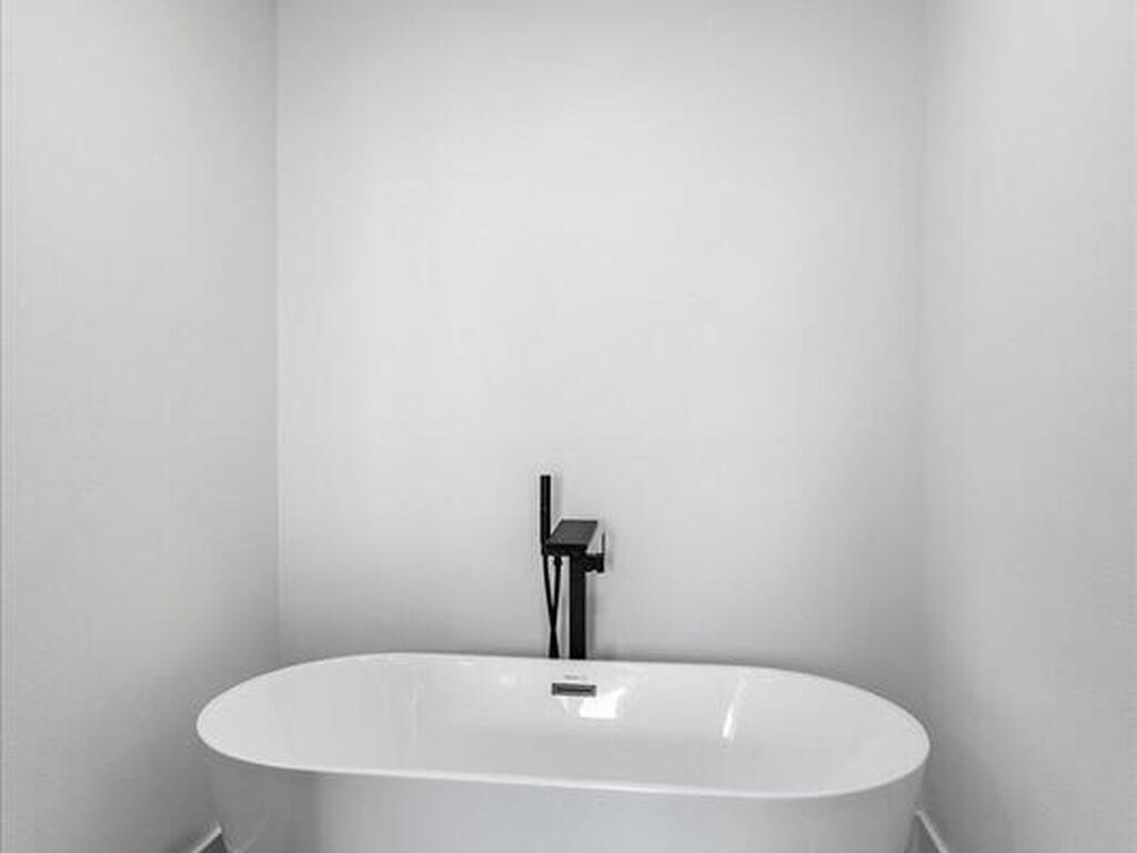 807 W Central Boulevard, Cape Canaveral, FL 32920