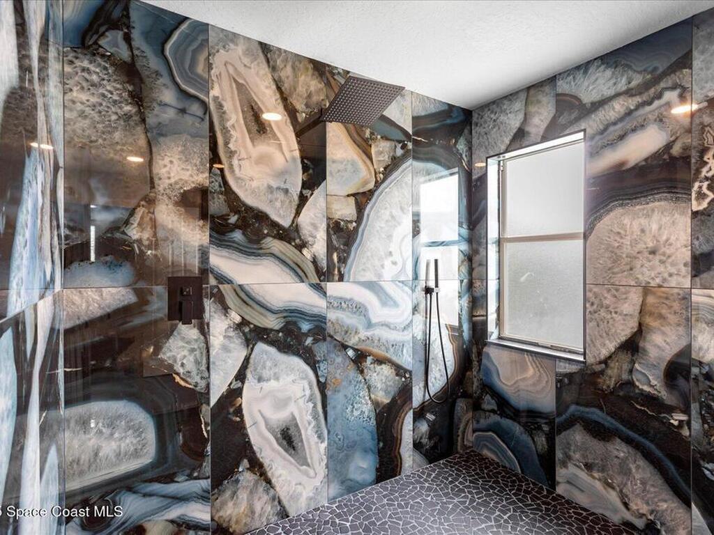 807 W Central Boulevard, Cape Canaveral, FL 32920