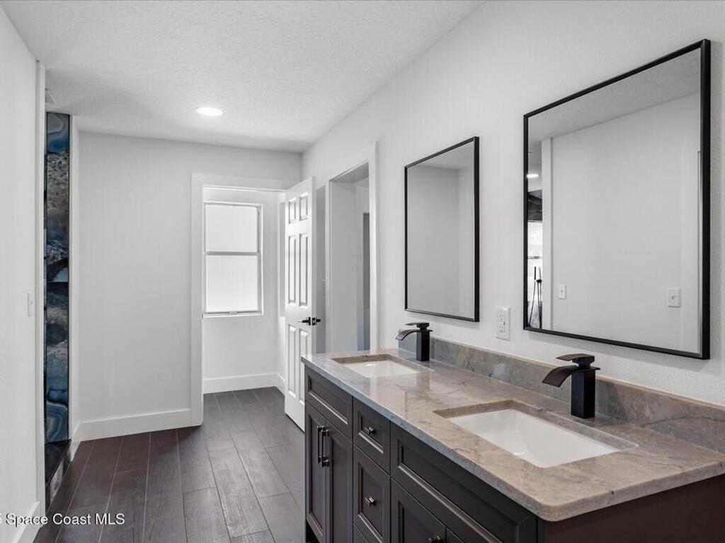 807 W Central Boulevard, Cape Canaveral, FL 32920