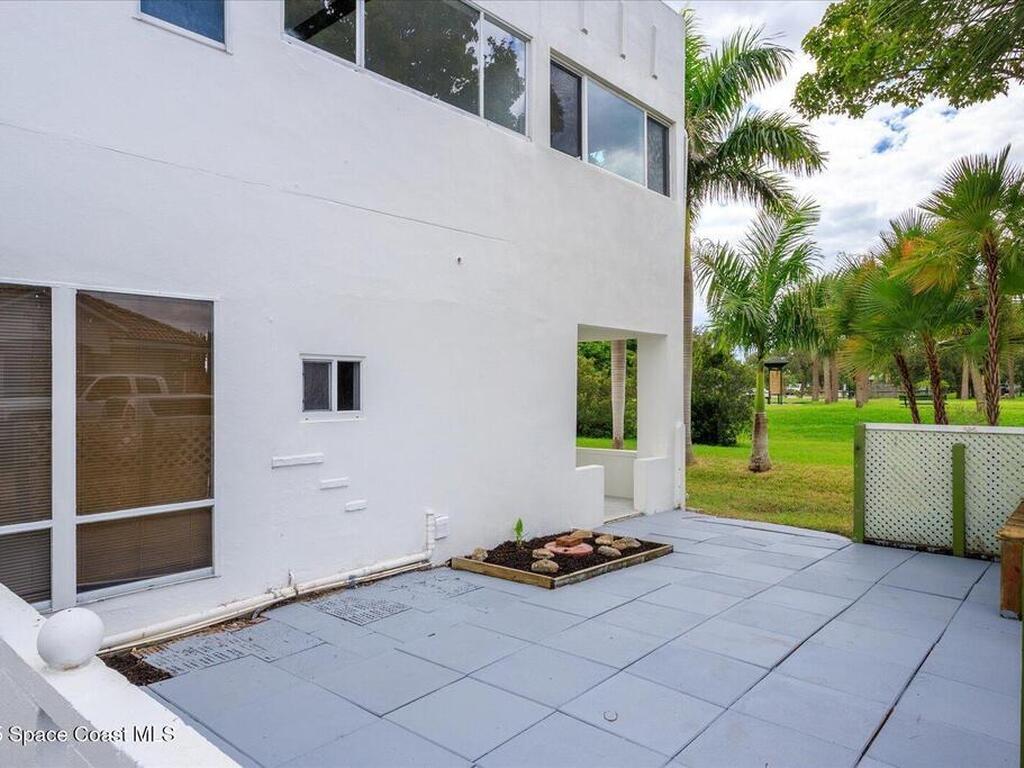 807 W Central Boulevard, Cape Canaveral, FL 32920