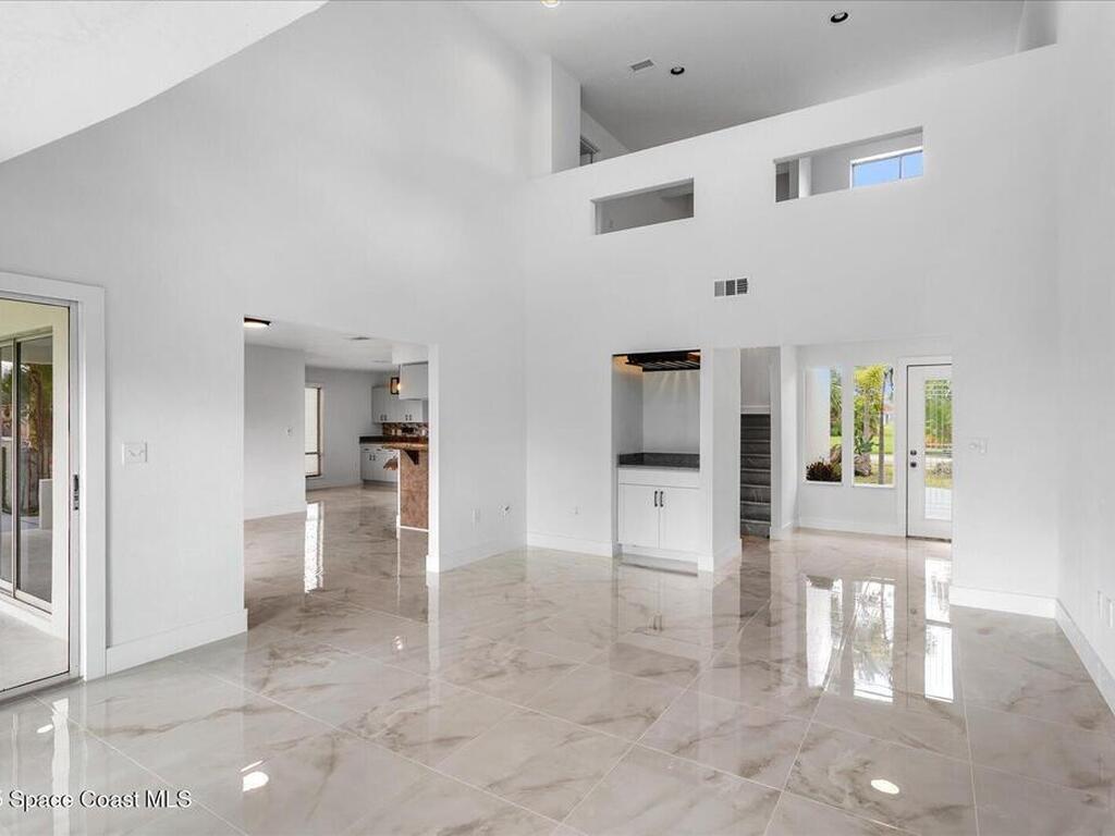 807 W Central Boulevard, Cape Canaveral, FL 32920