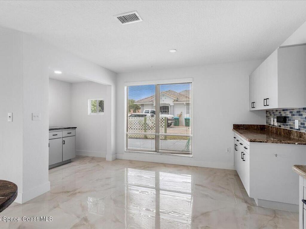 807 W Central Boulevard, Cape Canaveral, FL 32920