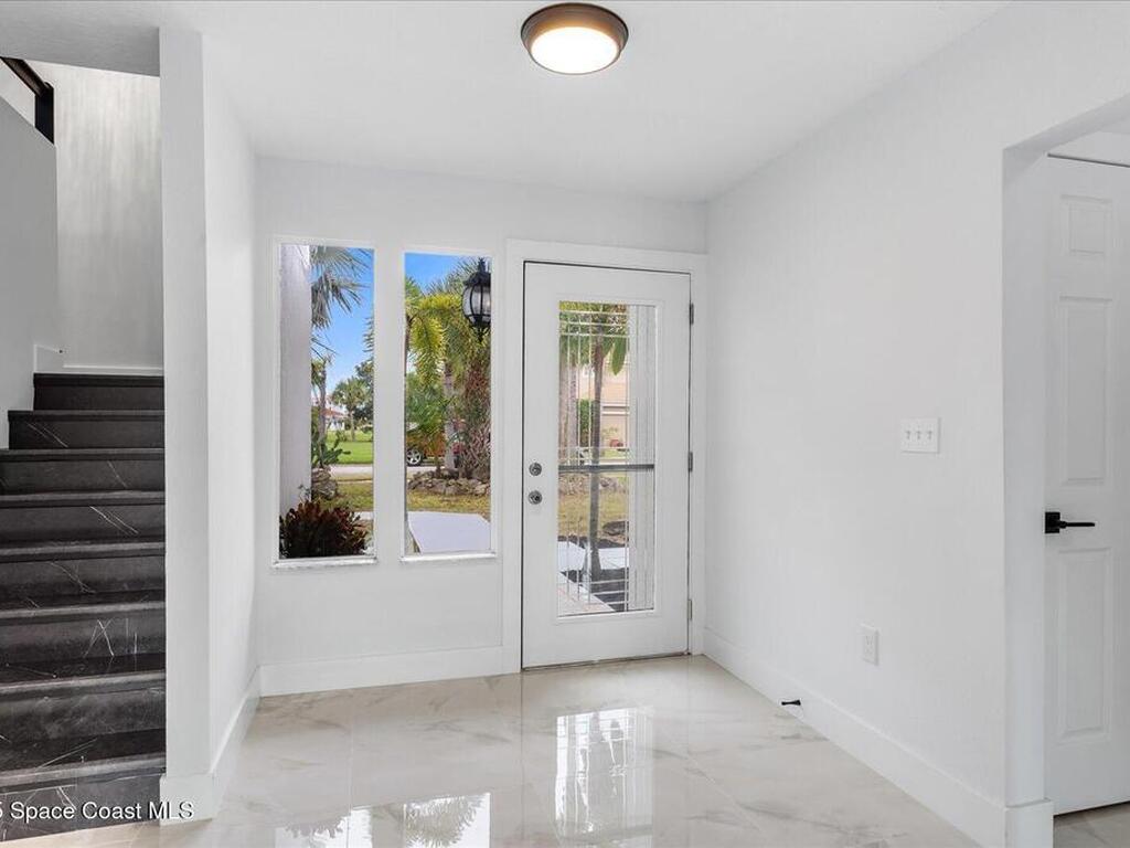 807 W Central Boulevard, Cape Canaveral, FL 32920