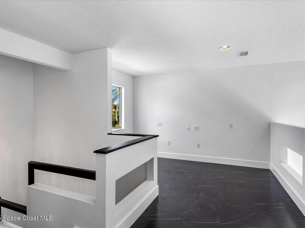 807 W Central Boulevard, Cape Canaveral, FL 32920