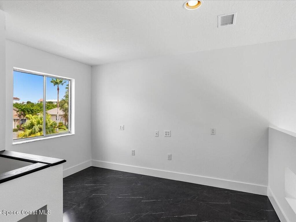 807 W Central Boulevard, Cape Canaveral, FL 32920