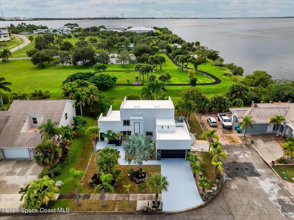 807 W Central Boulevard, Cape Canaveral, FL 32920