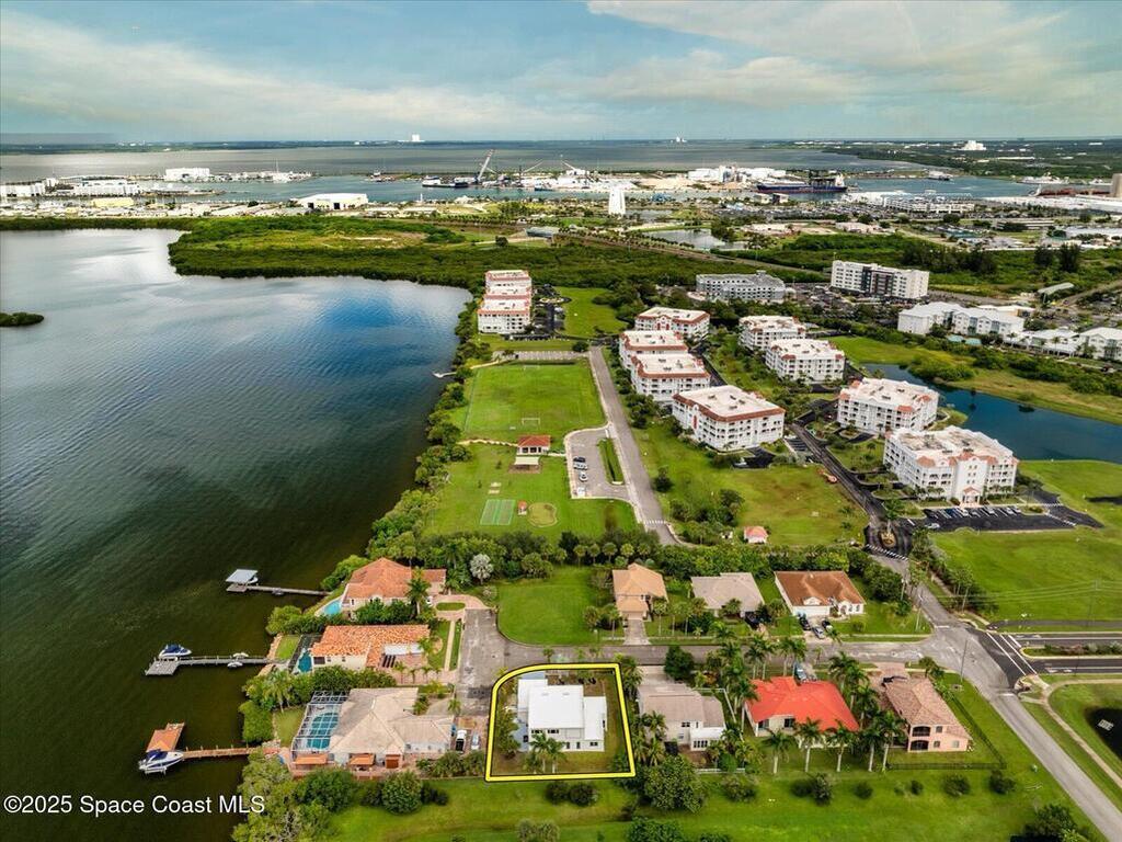 807 W Central Boulevard, Cape Canaveral, FL 32920