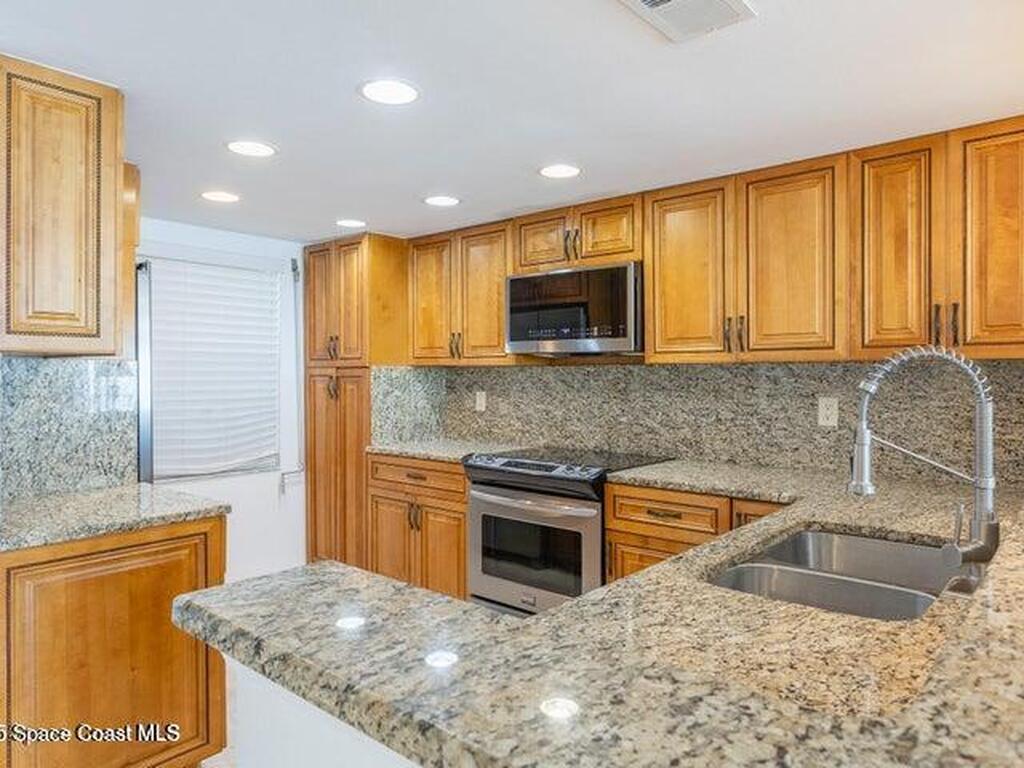 1095 N Highway A1a, Indialantic, FL 32903