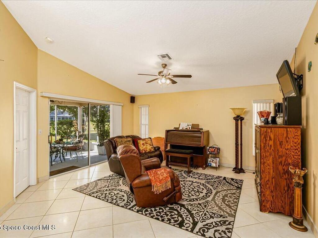 2492 Coral Ridge Circle, Melbourne, FL 32935