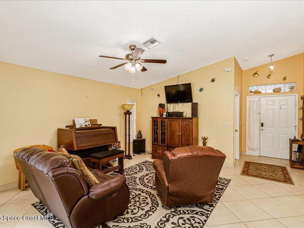 2492 Coral Ridge Circle, Melbourne, FL 32935