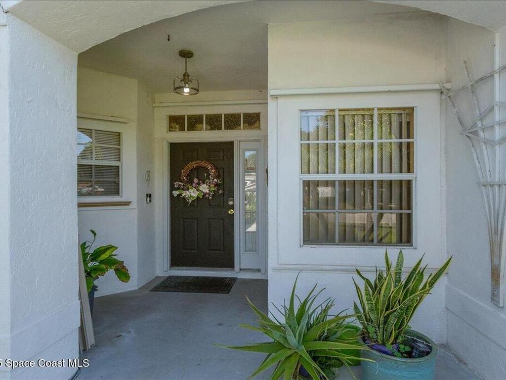 2492 Coral Ridge Circle, Melbourne, FL 32935